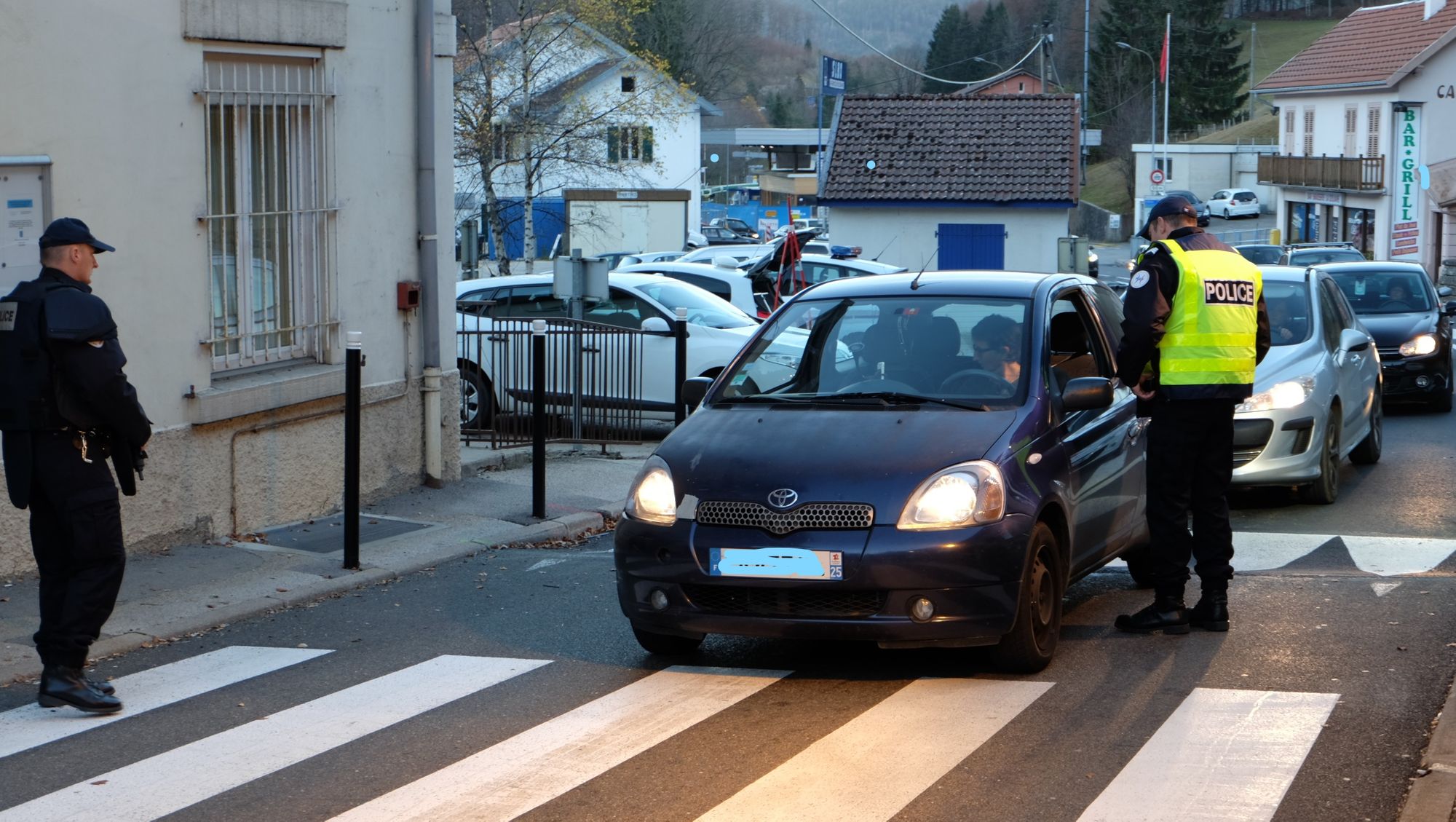 Postes-frontières : les douanes et la PAF veillent au grain ensemble