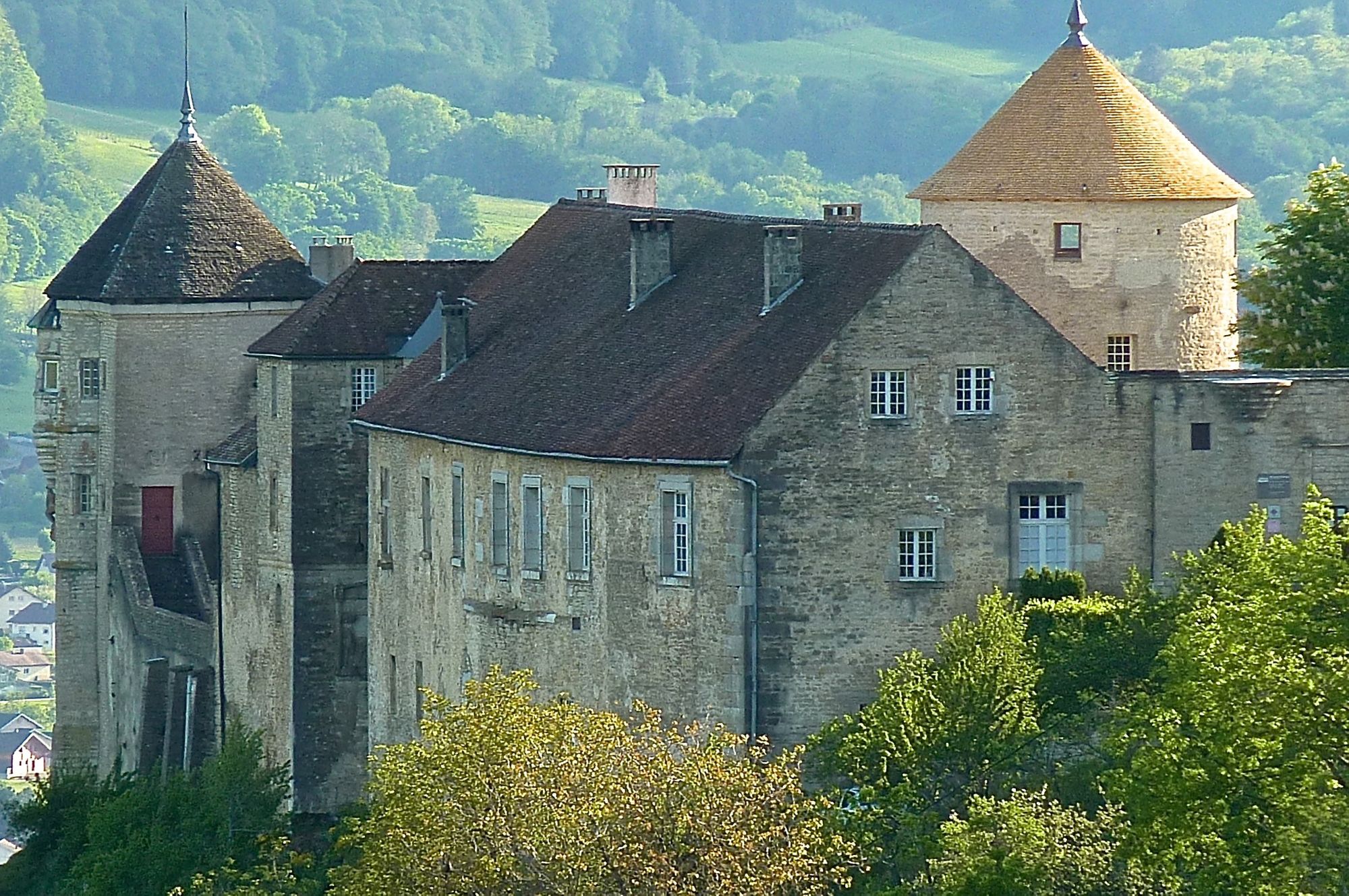 Château de Belvoir. La tour du donjon restaurée, les visiteurs attendus