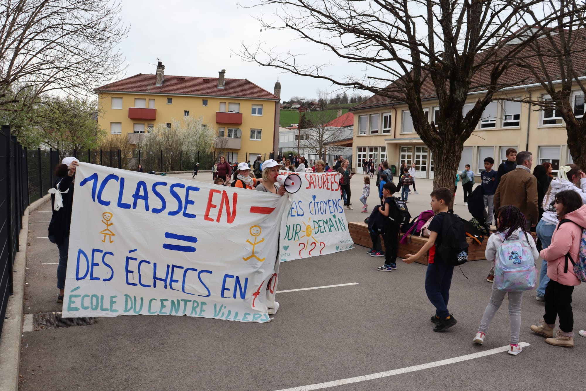 Villers-le-Lac - Ils ne lâchent pas la pression pour sauver leur classe