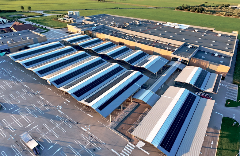 ÉcoDouBio transforme le parking couvert du Leclerc en centrale photovoltaïque